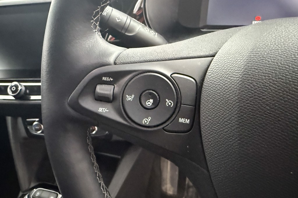 Vauxhall Corsa Elite Edition Manual Petrol Hatchback - Stock Number (1554237) - 3rd supplementary image