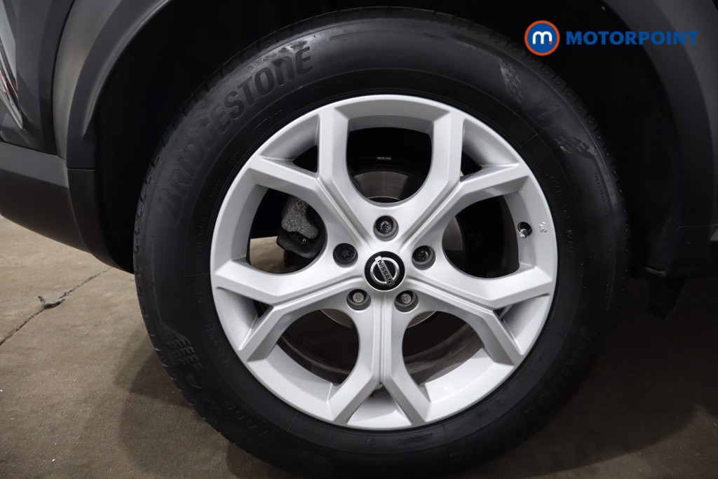 Nissan Juke N-Connecta Automatic Petrol SUV - Stock Number (1554242) - 9th supplementary image