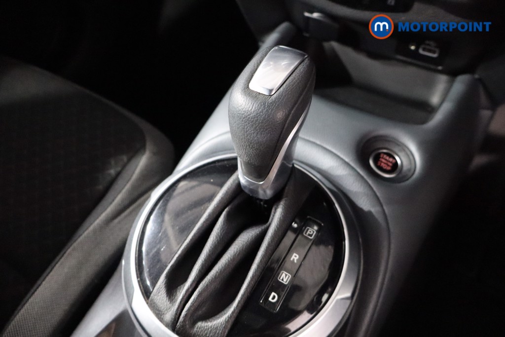 Nissan Juke N-Connecta Automatic Petrol SUV - Stock Number (1554242) - 14th supplementary image