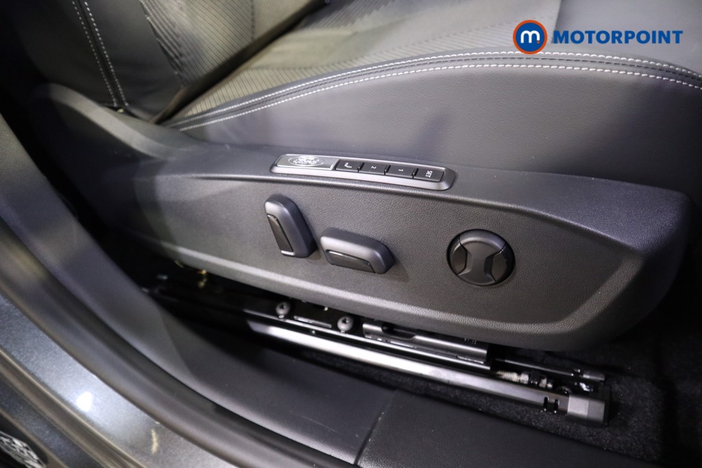Ford Explorer Select Automatic Electric SUV - Stock Number (1555636) - 10th supplementary image