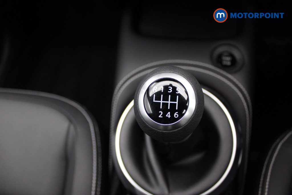 Nissan Juke Tekna Manual Petrol SUV - Stock Number (1556778) - 11th supplementary image