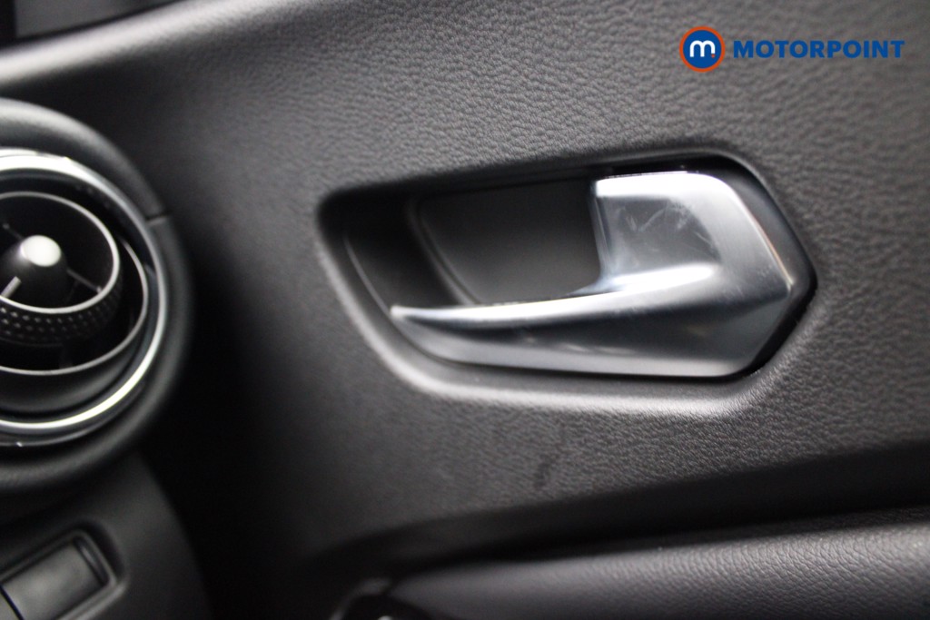Nissan Juke Tekna Manual Petrol SUV - Stock Number (1556778) - 16th supplementary image