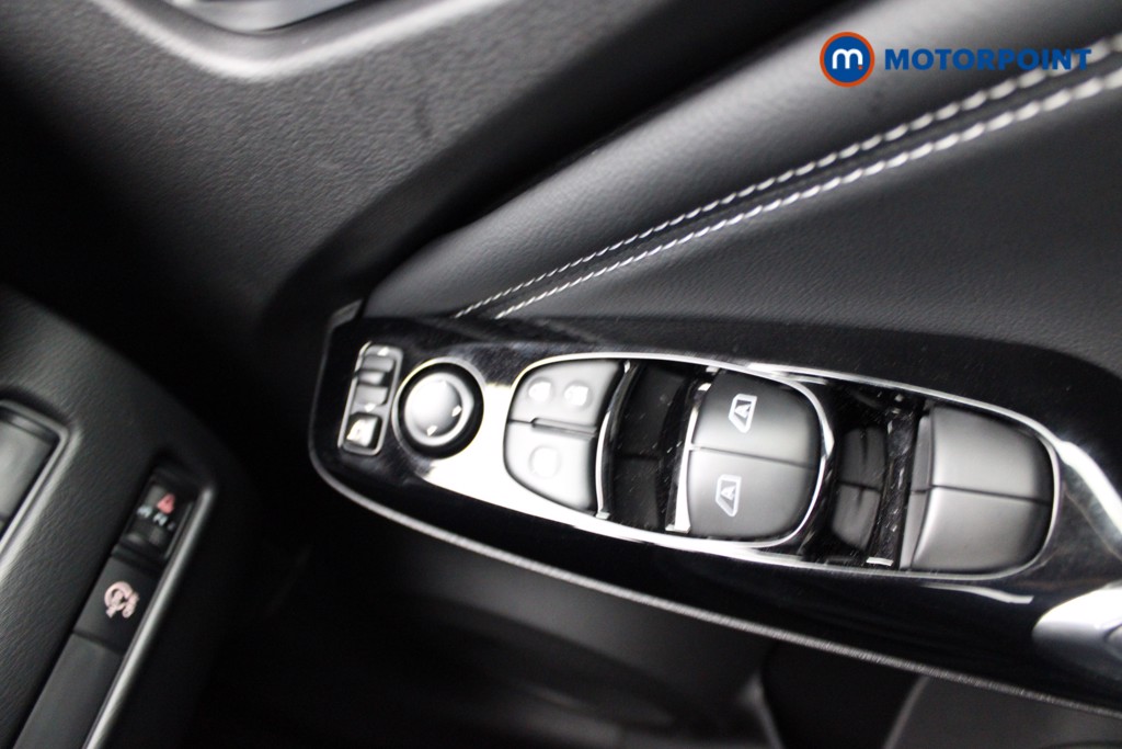 Nissan Juke Tekna Manual Petrol SUV - Stock Number (1556778) - 17th supplementary image