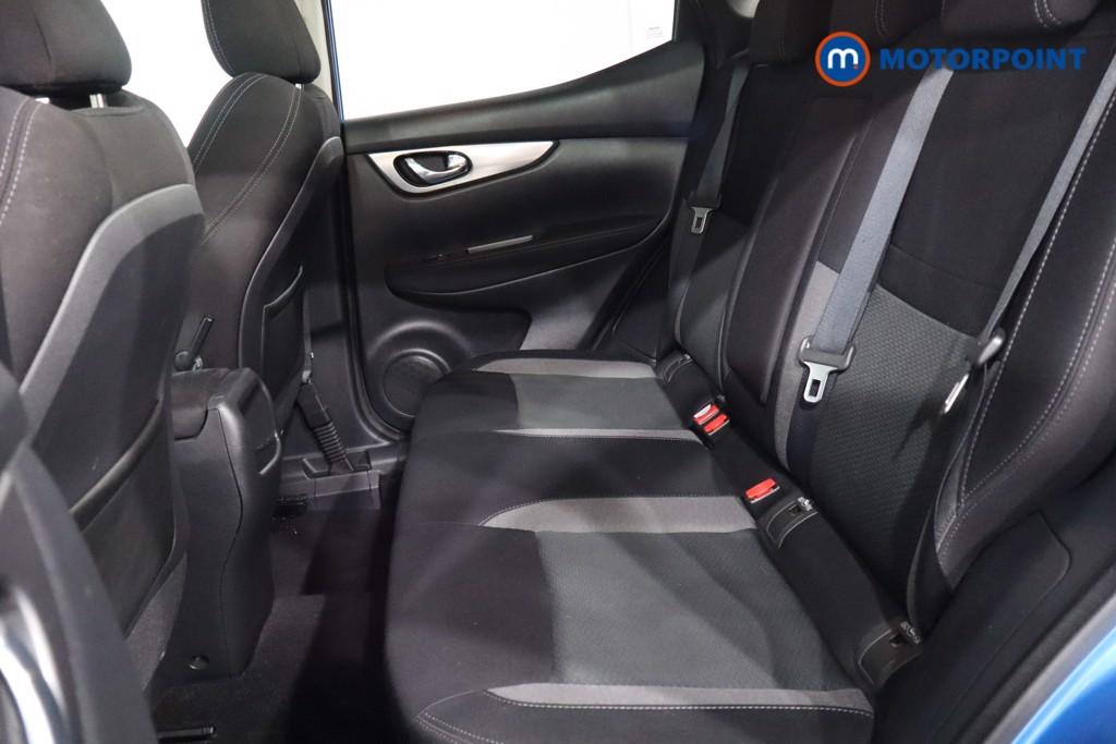 Nissan Qashqai N-Connecta Automatic Petrol SUV - Stock Number (1556991) - 5th supplementary image