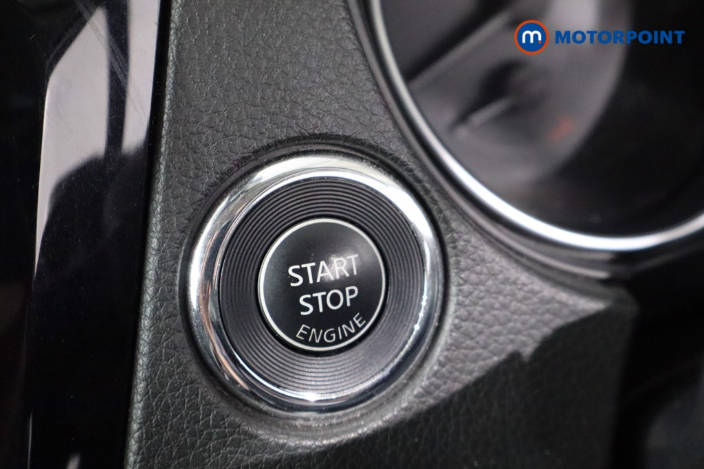 Nissan Qashqai N-Connecta Automatic Petrol SUV - Stock Number (1556991) - 13th supplementary image