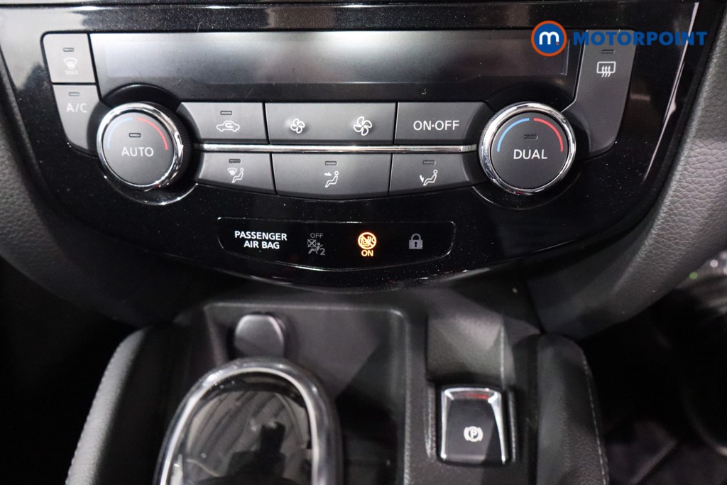 Nissan Qashqai N-Connecta Automatic Petrol SUV - Stock Number (1556991) - 16th supplementary image