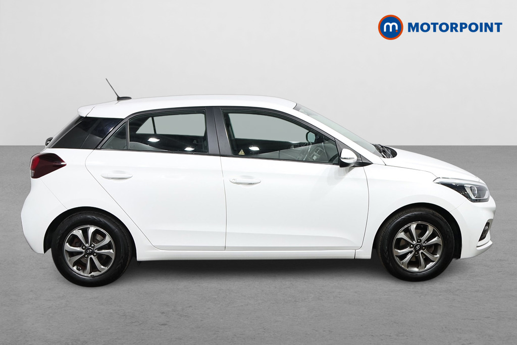 Hyundai I20 SE Manual Petrol Hatchback - Stock Number (1557100) - Drivers side