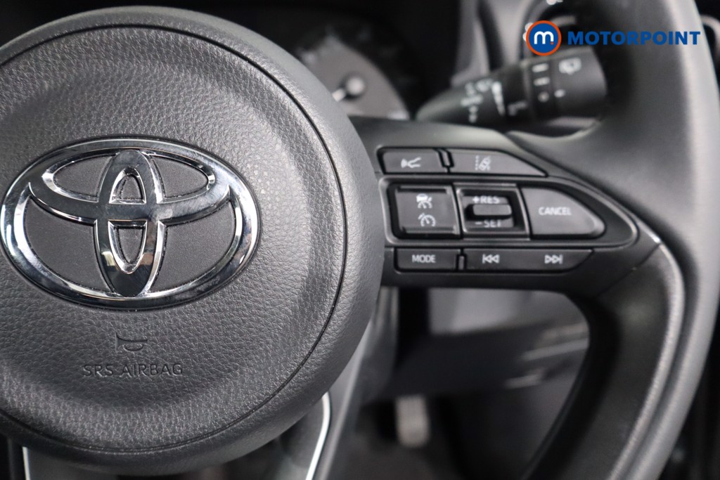 Toyota Yaris Icon Automatic Petrol-Electric Hybrid Hatchback - Stock Number (1557355) - 8th supplementary image