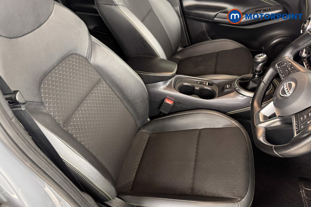 Nissan Juke Kiiro Manual Petrol SUV - Stock Number (1557462) - 5th supplementary image