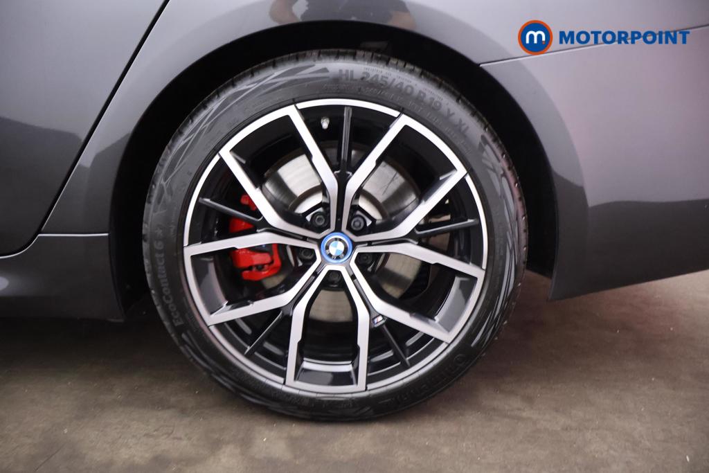 BMW 5 Series M Sport Automatic Petrol Plug-In Hybrid Estate - Stock Number (1557923) - 15th supplementary image