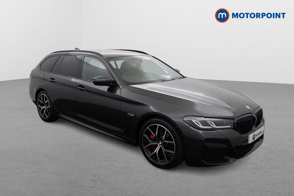 BMW 5 Series M Sport Automatic Petrol Plug-In Hybrid Estate - Stock Number (1557923) - Drivers side front corner