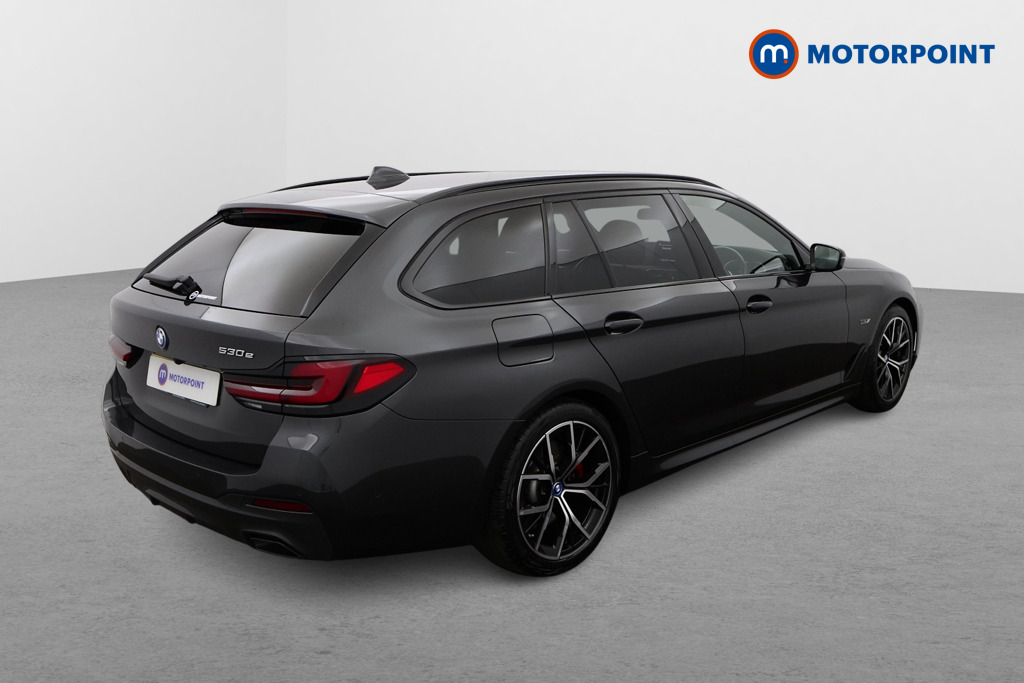 BMW 5 Series M Sport Automatic Petrol Plug-In Hybrid Estate - Stock Number (1557923) - Drivers side rear corner