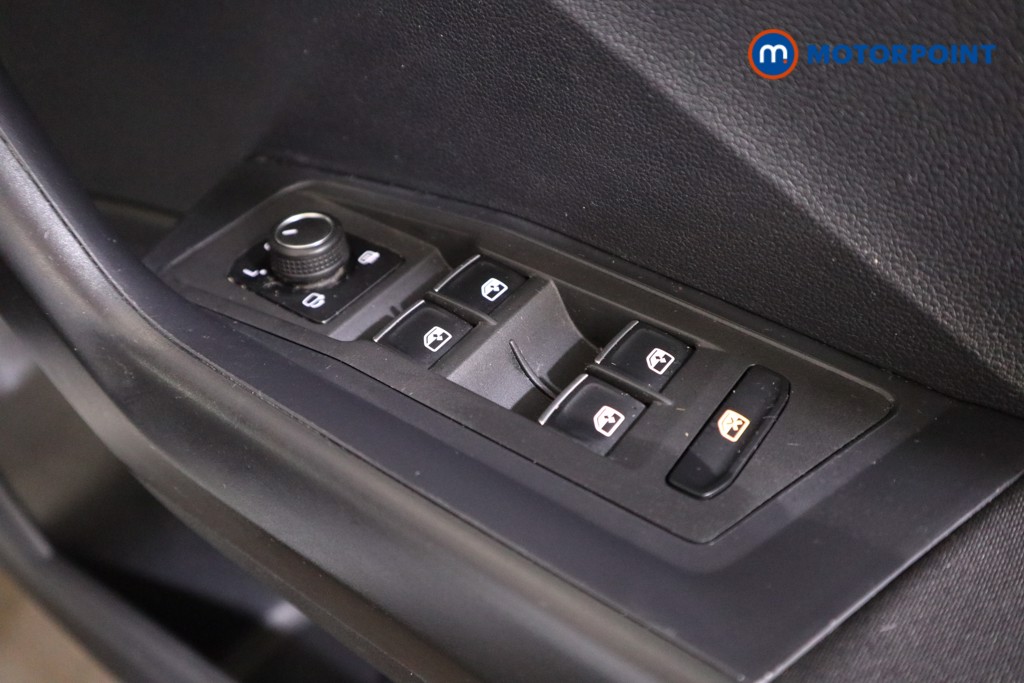 Volkswagen T-Roc SE Manual Petrol SUV - Stock Number (1553122) - 11th supplementary image