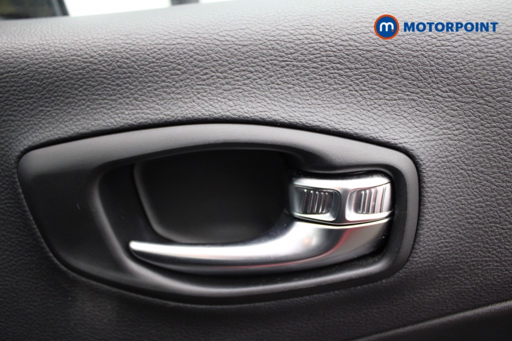 Jeep Compass Longitude Manual Petrol SUV - Stock Number (1534177) - 15th supplementary image