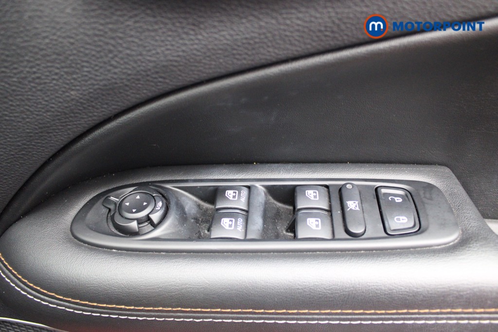 Jeep Compass Longitude Manual Petrol SUV - Stock Number (1534177) - 16th supplementary image