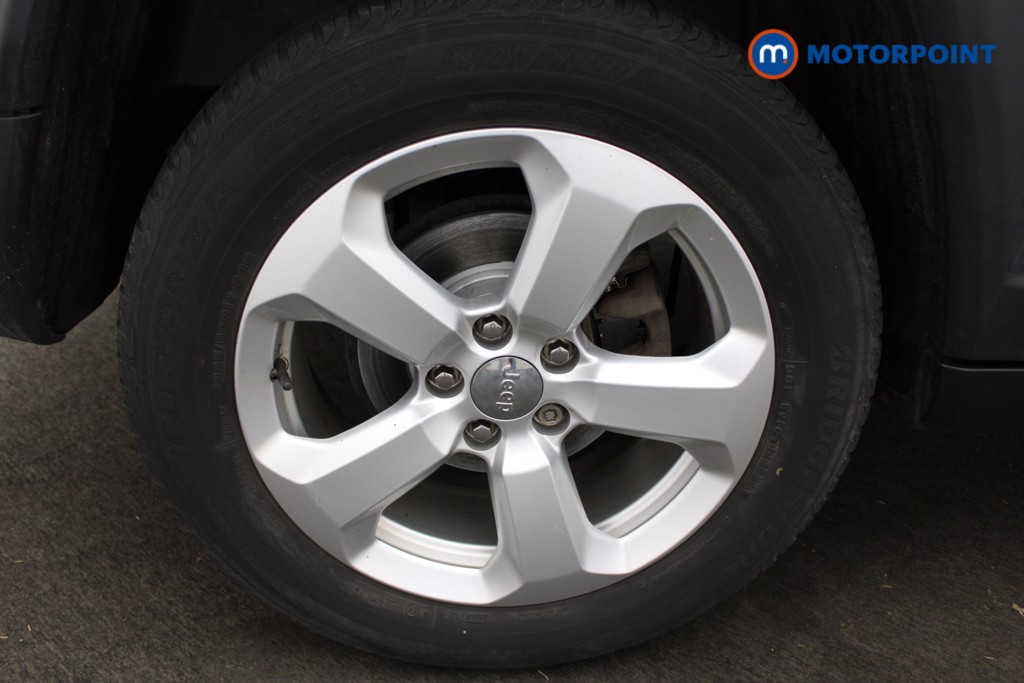 Jeep Compass Longitude Manual Petrol SUV - Stock Number (1534177) - 19th supplementary image