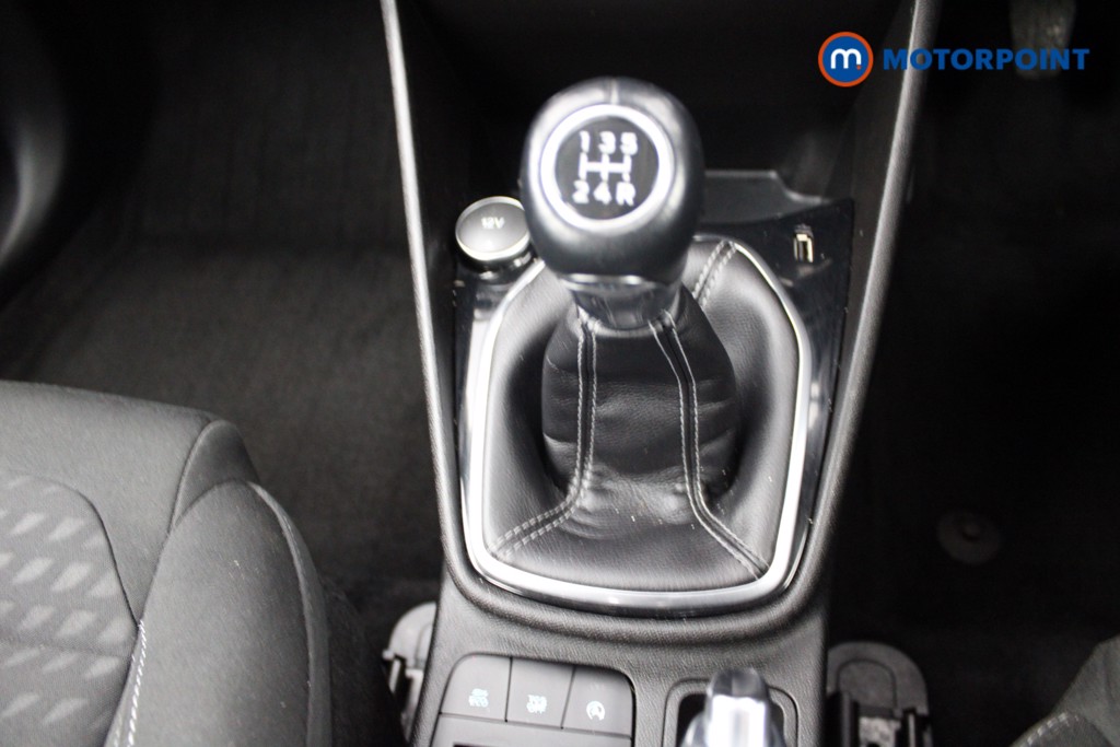 Ford Fiesta Zetec Manual Petrol Hatchback - Stock Number (1542031) - 5th supplementary image