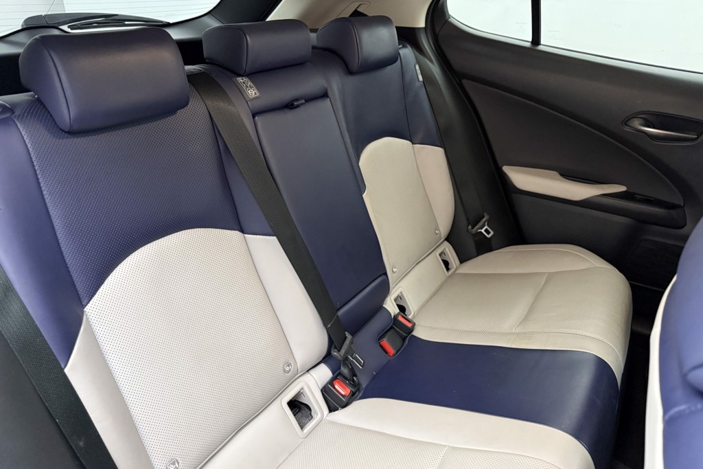 Lexus UX 300E 150Kw 54.3 Kwh 5Dr E-Cvt Takumi Pack Automatic Electric SUV - Stock Number (1543839) - 17th supplementary image