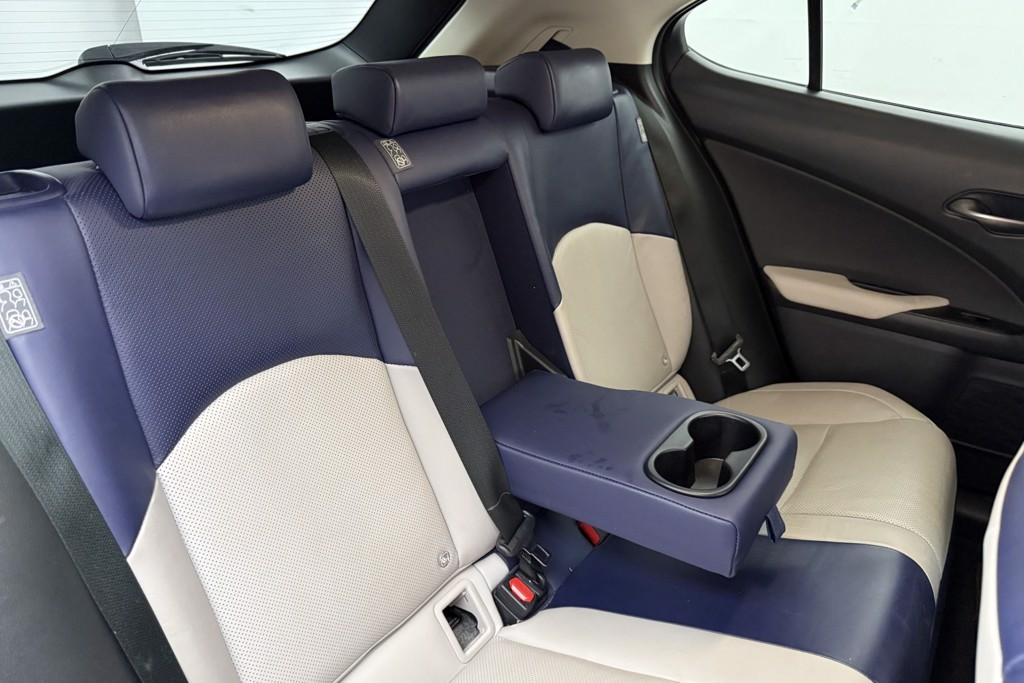 Lexus UX 300E 150Kw 54.3 Kwh 5Dr E-Cvt Takumi Pack Automatic Electric SUV - Stock Number (1543839) - 18th supplementary image