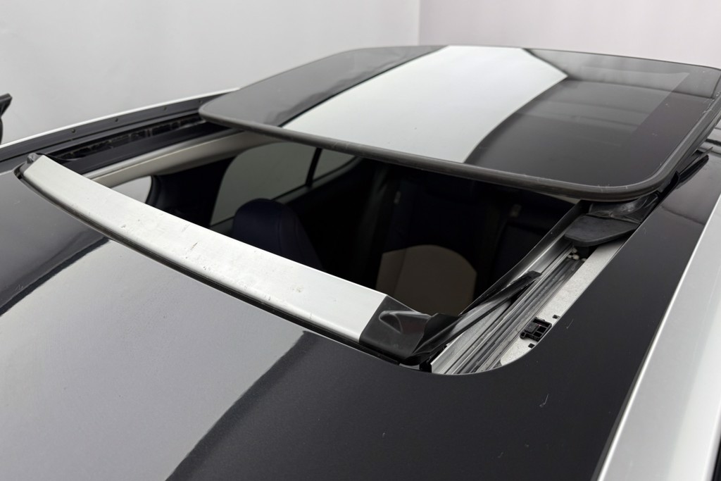 Lexus UX 300E 150Kw 54.3 Kwh 5Dr E-Cvt Takumi Pack Automatic Electric SUV - Stock Number (1543839) - 25th supplementary image