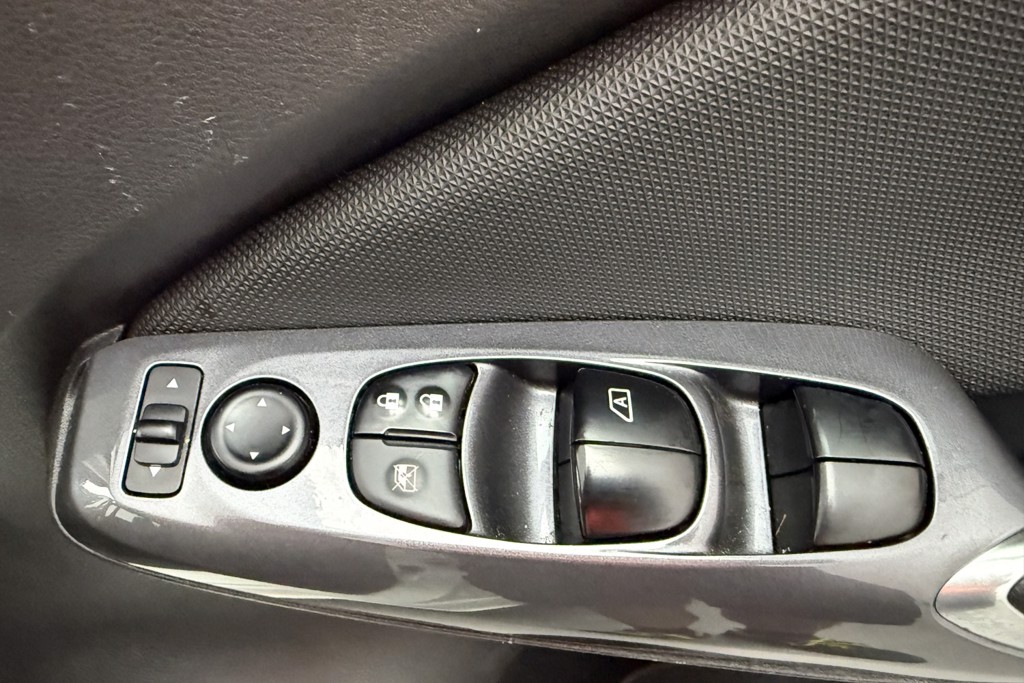 Nissan Juke Acenta Manual Petrol SUV - Stock Number (1545020) - 15th supplementary image