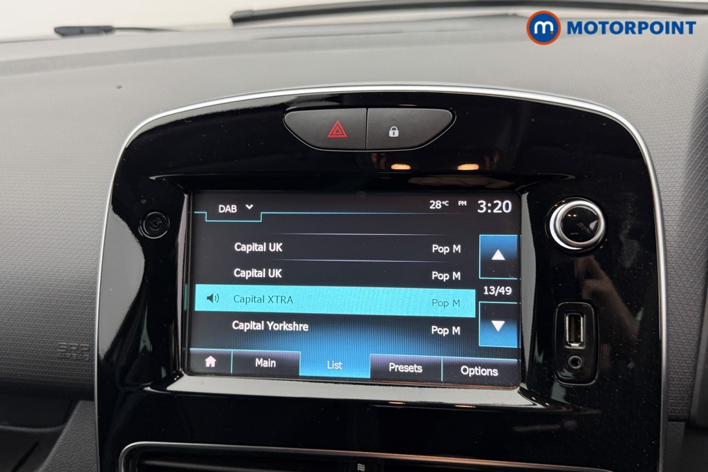 Renault Clio Iconic Manual Petrol Hatchback - Stock Number (1546067) - 6th supplementary image