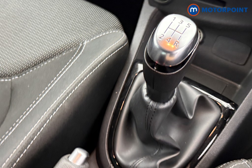 Renault Clio Iconic Manual Petrol Hatchback - Stock Number (1546067) - 12th supplementary image