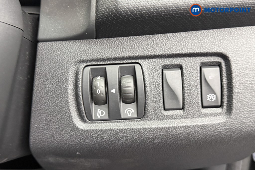 Renault Clio Iconic Manual Petrol Hatchback - Stock Number (1546067) - 16th supplementary image