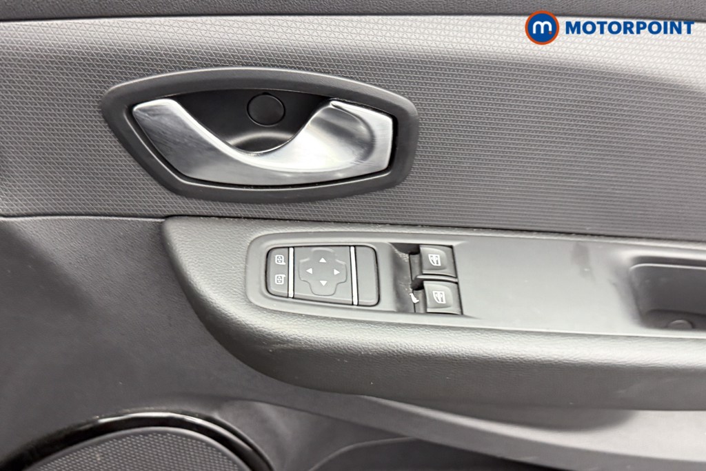 Renault Clio Iconic Manual Petrol Hatchback - Stock Number (1546067) - 17th supplementary image