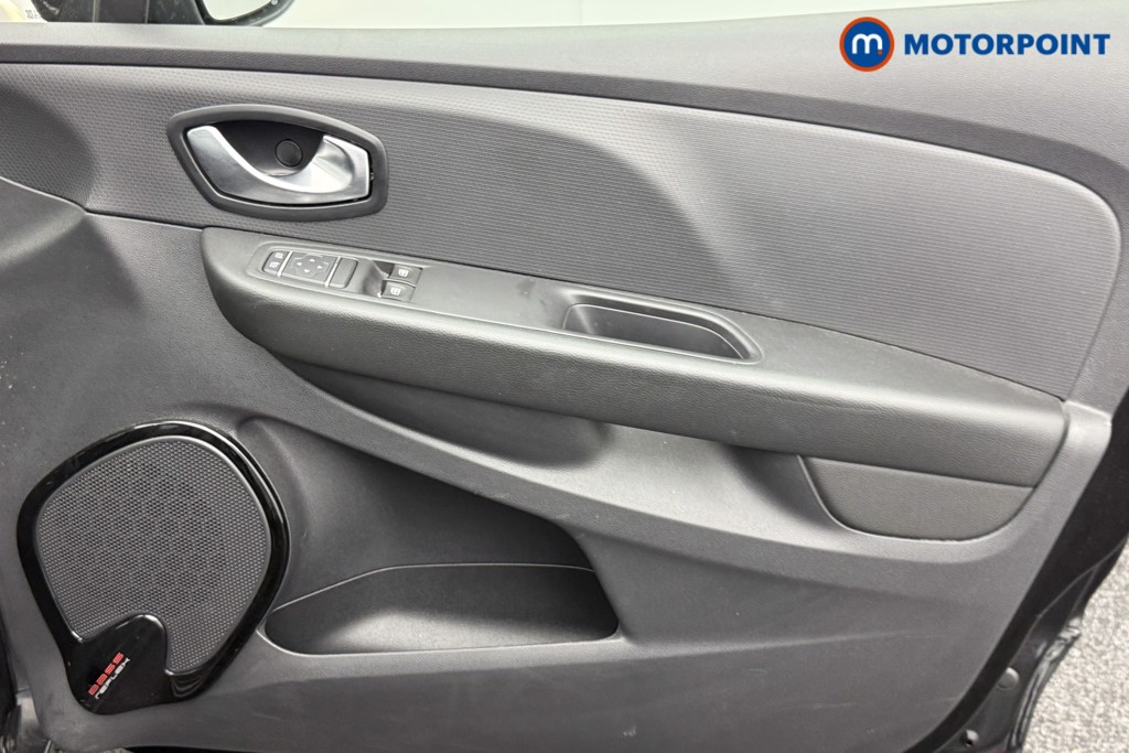 Renault Clio Iconic Manual Petrol Hatchback - Stock Number (1546067) - 18th supplementary image