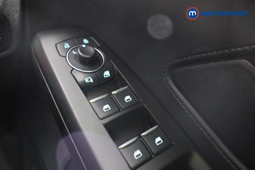 Ford Focus Titanium Manual Petrol Hatchback - Stock Number (1551329) - 12th supplementary image