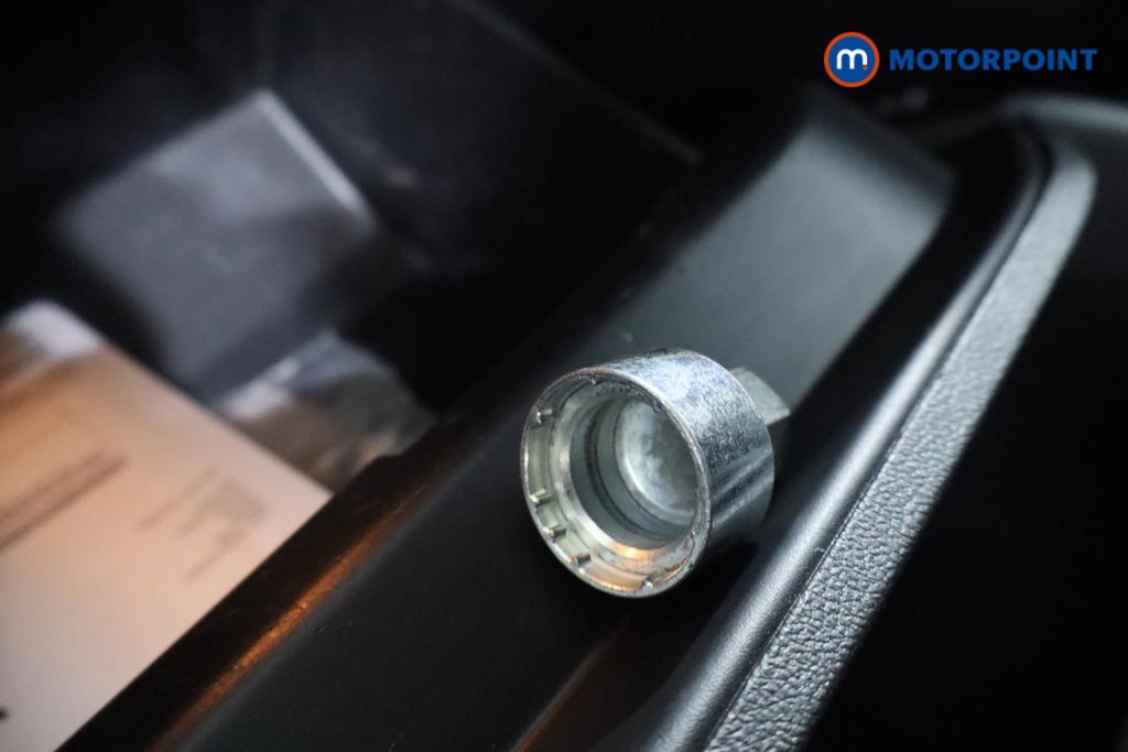 Ford Focus Titanium Manual Petrol Hatchback - Stock Number (1551329) - 14th supplementary image