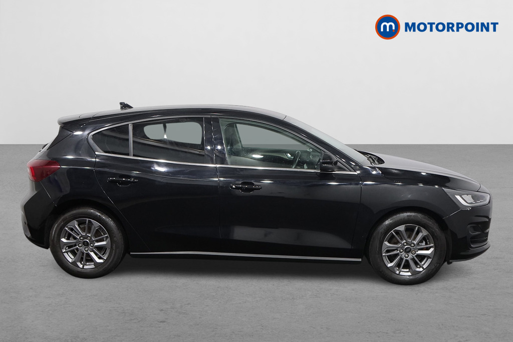 Ford Focus Titanium Manual Petrol Hatchback - Stock Number (1551329) - Drivers side