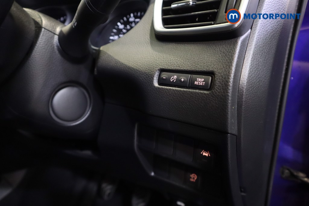 Nissan Qashqai Tekna Manual Diesel SUV - Stock Number (1553118) - 5th supplementary image