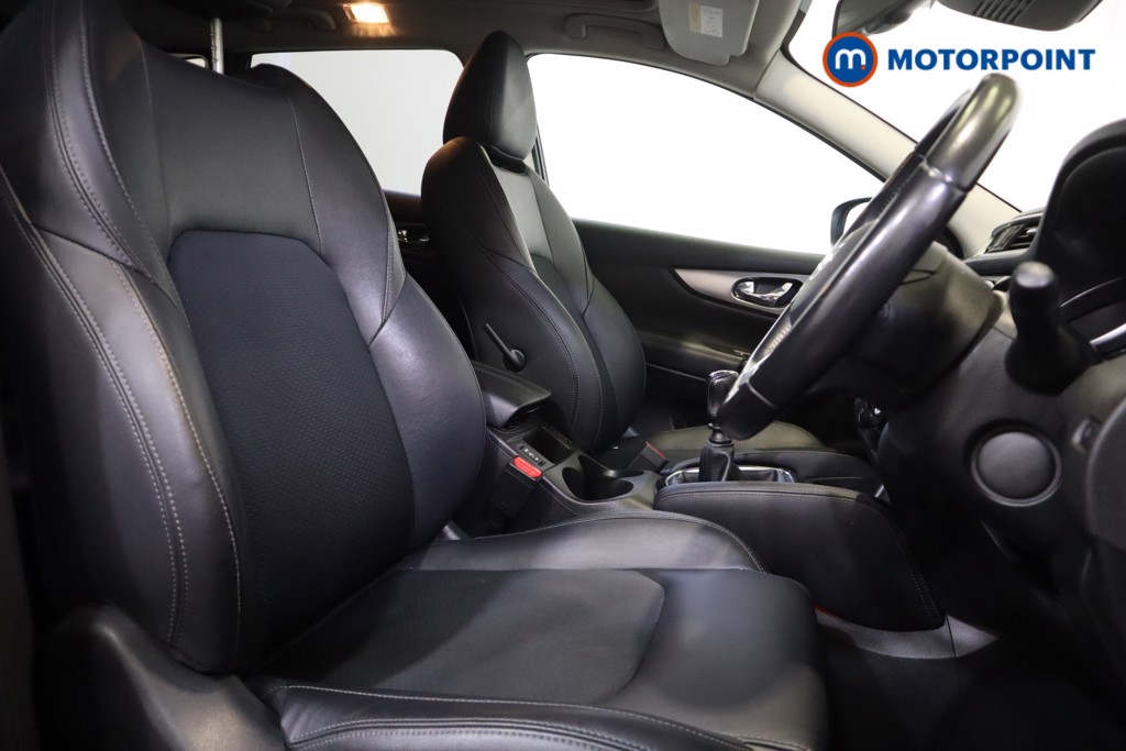 Nissan Qashqai Tekna Manual Diesel SUV - Stock Number (1553118) - 7th supplementary image