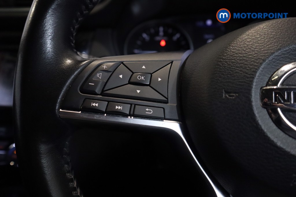 Nissan Qashqai Tekna Manual Diesel SUV - Stock Number (1553118) - 10th supplementary image