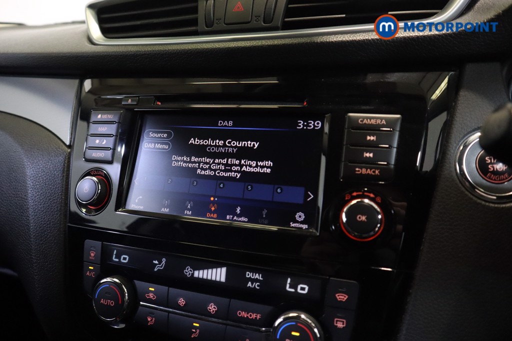 Nissan Qashqai Tekna Manual Diesel SUV - Stock Number (1553118) - 16th supplementary image