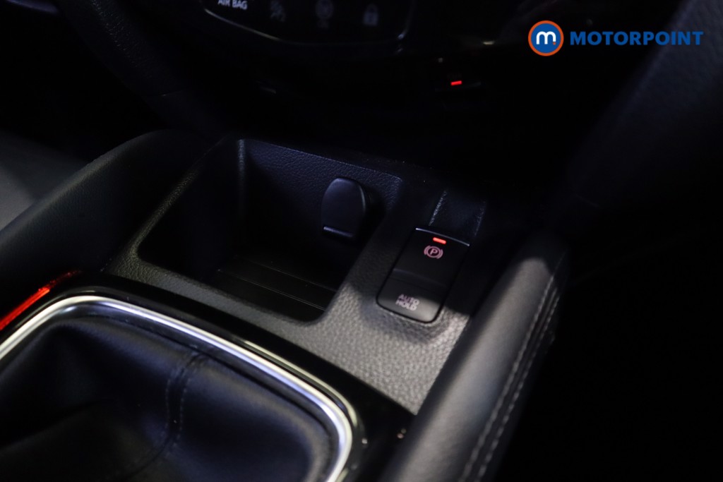 Nissan Qashqai Tekna Manual Diesel SUV - Stock Number (1553118) - 20th supplementary image