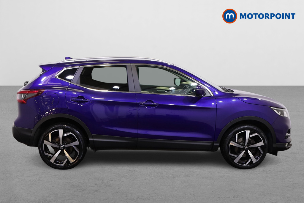 Nissan Qashqai Tekna Manual Diesel SUV - Stock Number (1553118) - Drivers side