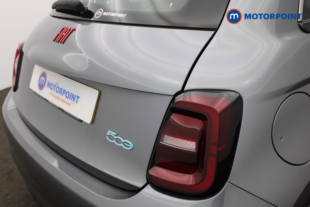 Fiat 500 RED Automatic Electric Hatchback - Stock Number (1553359) - 25th supplementary image