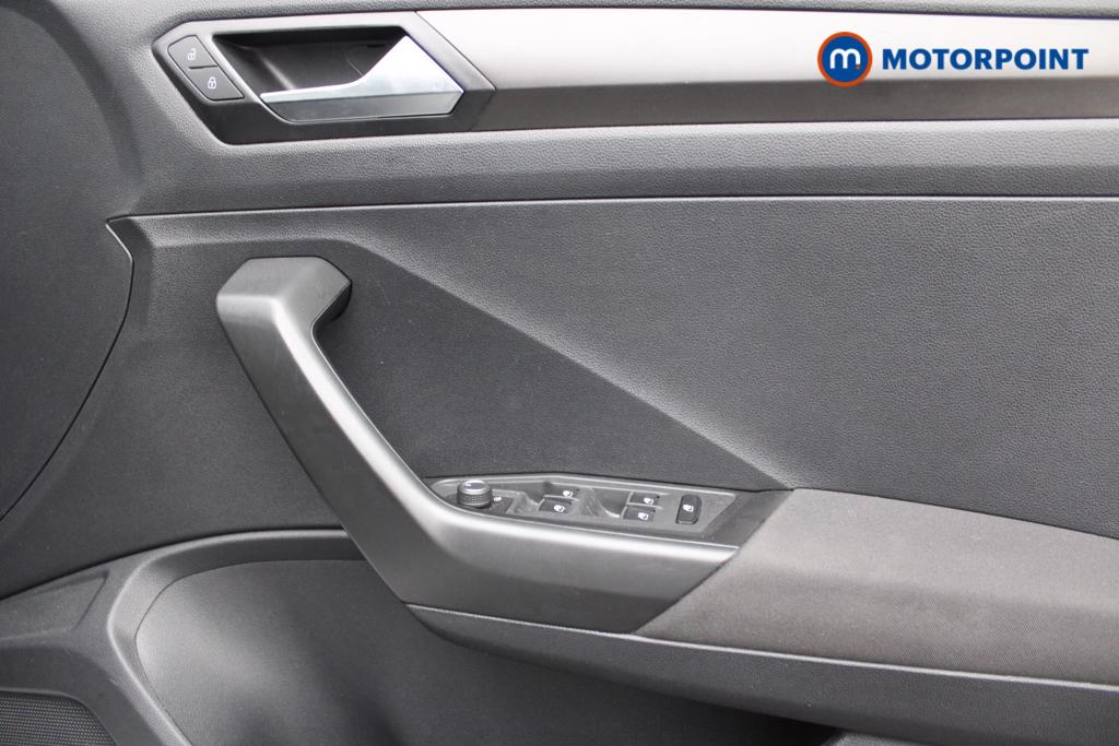 Volkswagen T-Roc SE Manual Petrol SUV - Stock Number (1553594) - 17th supplementary image