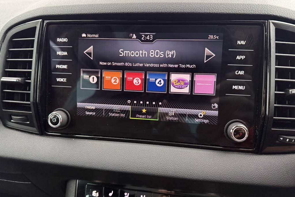 Skoda Karoq Sportline Manual Petrol SUV - Stock Number (1553595) - 7th supplementary image
