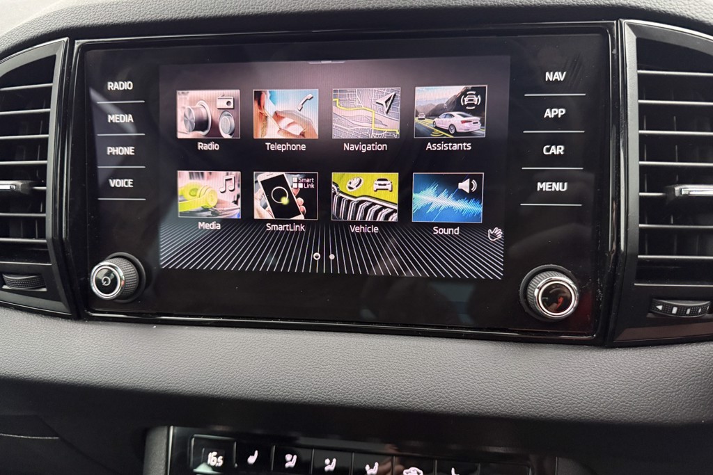 Skoda Karoq Sportline Manual Petrol SUV - Stock Number (1553595) - 9th supplementary image