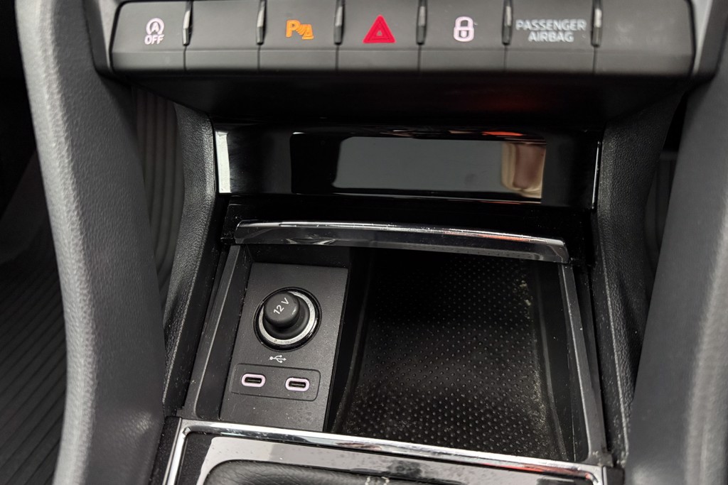 Skoda Karoq Sportline Manual Petrol SUV - Stock Number (1553595) - 14th supplementary image