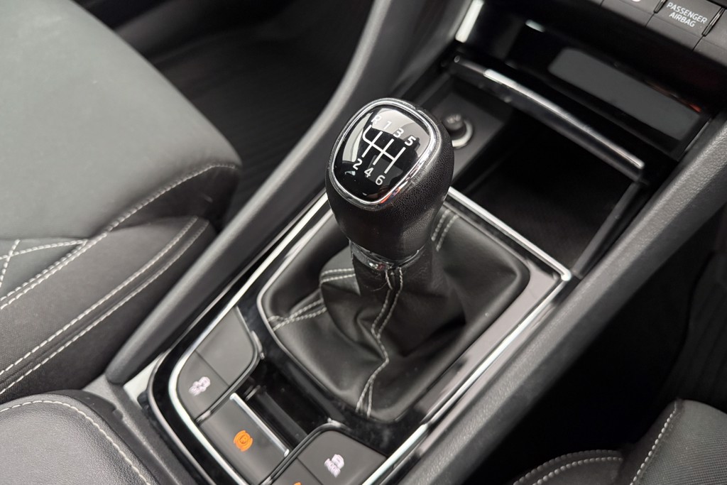 Skoda Karoq Sportline Manual Petrol SUV - Stock Number (1553595) - 15th supplementary image