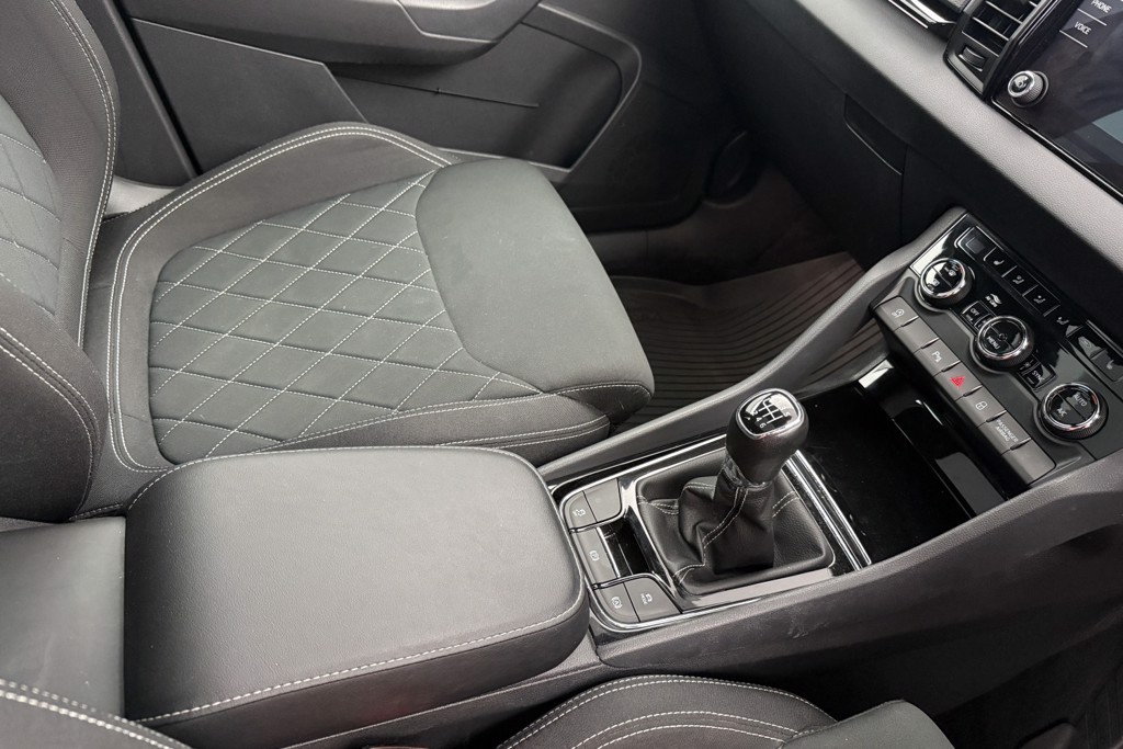 Skoda Karoq Sportline Manual Petrol SUV - Stock Number (1553595) - 17th supplementary image
