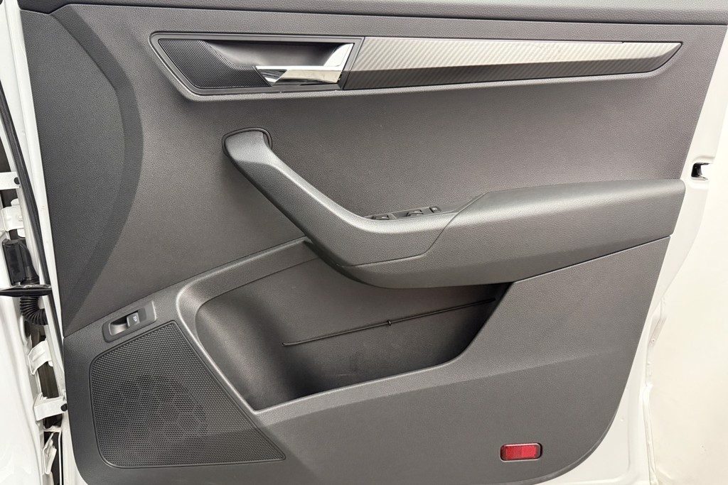 Skoda Karoq Sportline Manual Petrol SUV - Stock Number (1553595) - 20th supplementary image