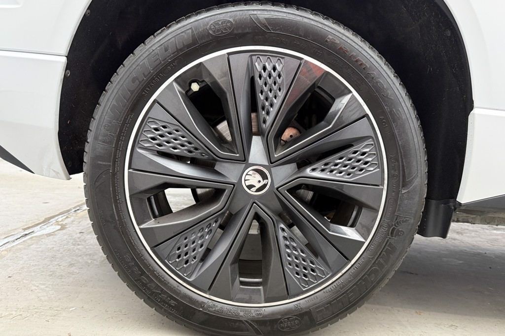 Skoda Karoq Sportline Manual Petrol SUV - Stock Number (1553595) - 37th supplementary image