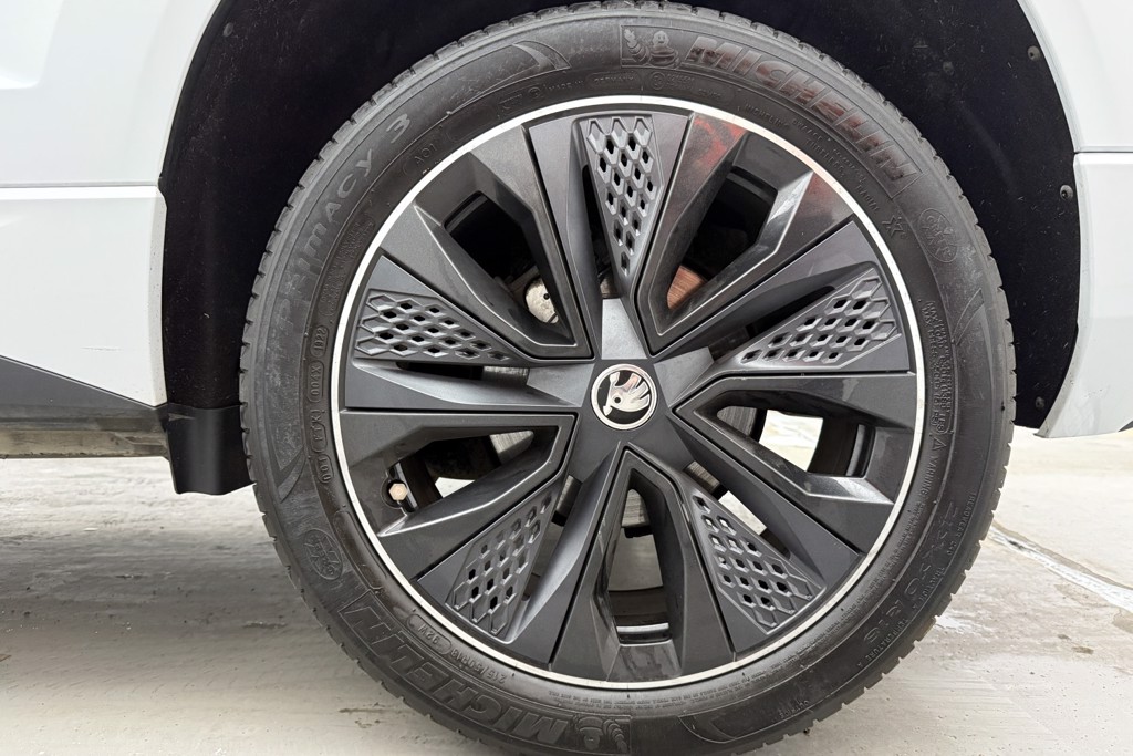 Skoda Karoq Sportline Manual Petrol SUV - Stock Number (1553595) - 38th supplementary image