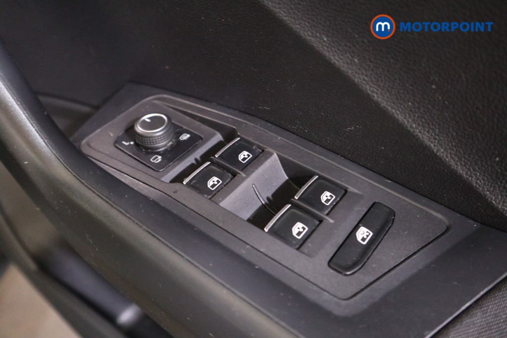 Volkswagen T-Roc Design Manual Petrol SUV - Stock Number (1553625) - 10th supplementary image